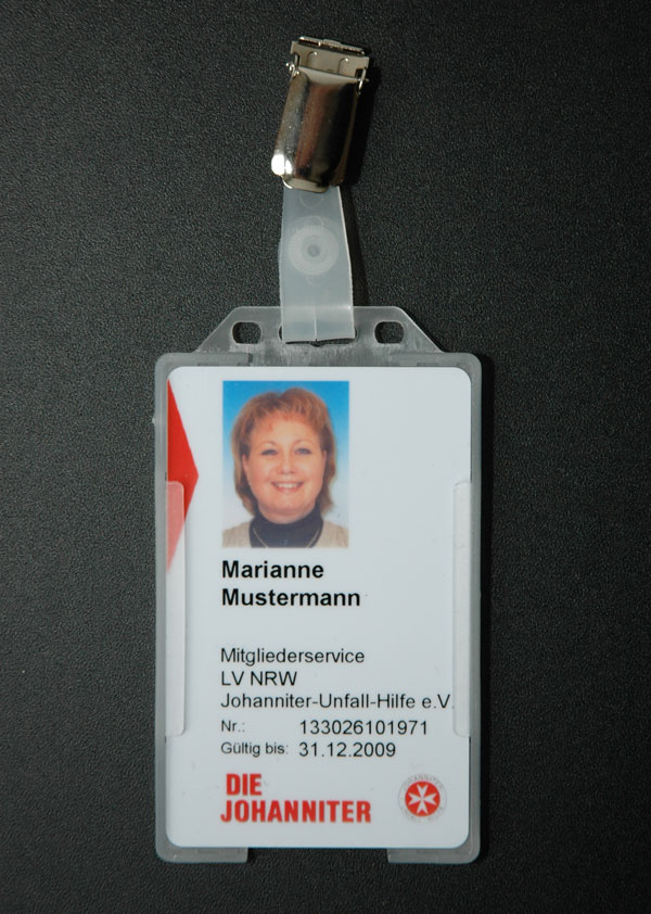 277_425c2e7a7e69c92d47975a1e7d75b4a0 Halterung für den Dienstausweis