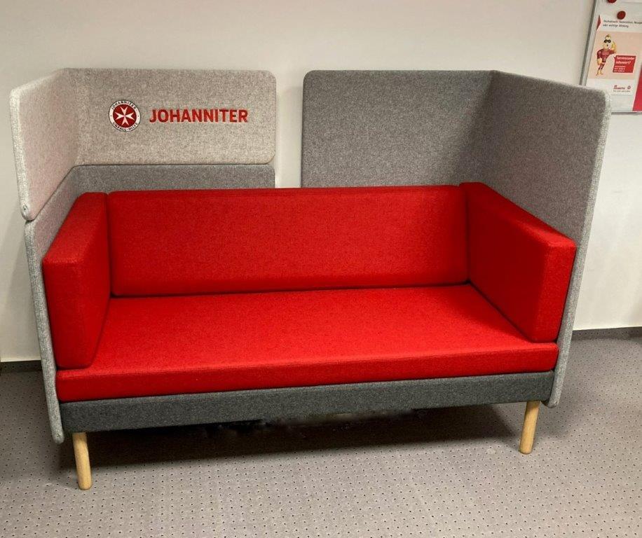 M-bel-RVGS-HZH_Sofa-ohne-Tisch Loungesofa Play&Work 2-sitzer mit Akustik-Aufsatzpaneel - 2 VARIANTEN